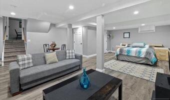 33 Coyne Ct, Bergenfield, NJ 07621