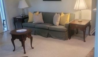 318 Corey Ln 318, Middletown, RI 02842