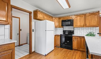 19 Douglas Dr N, Broomfield, CO 80020