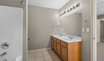 906 SW Summit Chase Rd, Bentonville, AR 72712