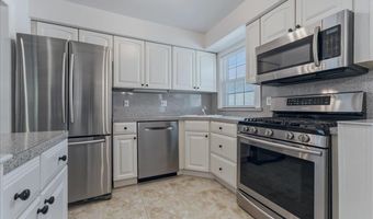 25-27 W 6th St, Bayonne, NJ 07002