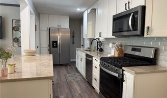 906 Dora Ln, Aurora, OH 44202