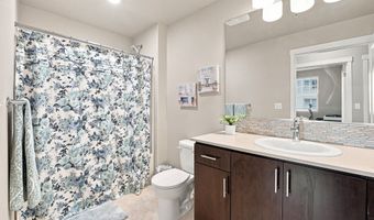 17051 SW APPLEDALE Rd 203, Beaverton, OR 97007