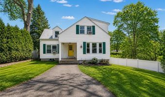 84 Phillip Ave, Cumberland, RI 02864