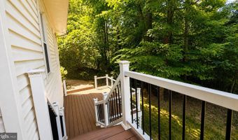 7302 IVYCREST Pl, Annandale, VA 22003