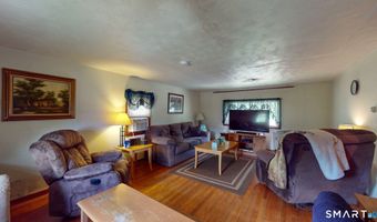 90 Water St, Chester, CT 06412