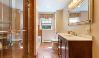 36 Woodlawn Ave, Auburn, ME 04210