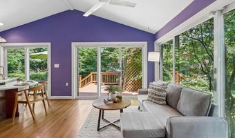 5719 NEWINGTON Rd, Bethesda, MD 20816