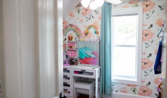 925 S 2nd St, Aberdeen, SD 57401
