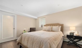 7 Robins Way, North Providence, RI 02904