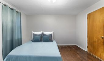 67 Elm St, Andover, NJ 07801