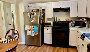 5 Governors Ln, Bethel, CT 06801