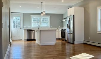 45 Trout Dr, Middletown, RI 02842