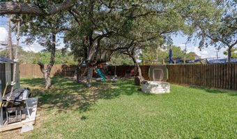 320 S 10th St, Aransas Pass, TX 78336