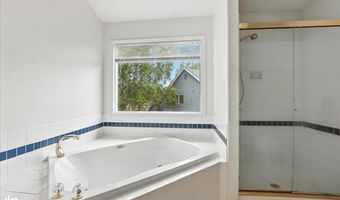3345 Lake Park Cir, Anchorage, AK 99517