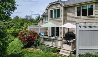 12 Boulevard Dr 35-186, Danbury, CT 06810