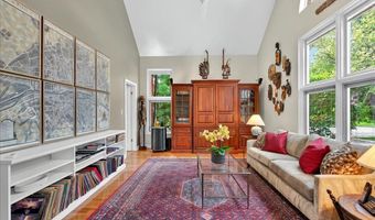 101 E Krumkill Rd, Albany, NY 12208