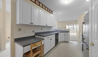 88 ROBIN Ln, Barnegat, NJ 08005
