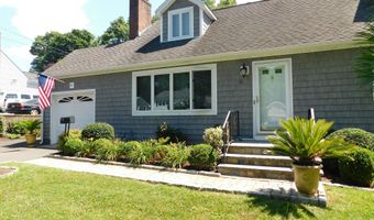 8 Tilden Rd, Danbury, CT 06810