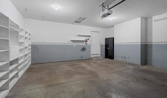 923 W WINDTREE Dr, Appleton, WI 54914