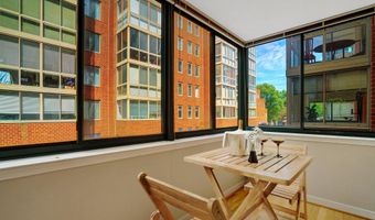1050 N TAYLOR St 1-203, Arlington, VA 22201