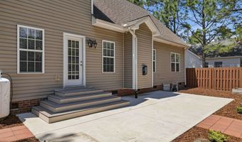 100 Cross Pointe Ln, Aberdeen, NC 28315
