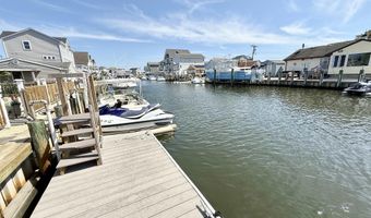 210 Fernwood Dr, Bayville, NJ 08721