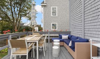 29 Bacheller St, Newport, RI 02840