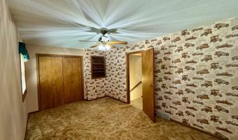1005 3rd St, Britton, SD 57430