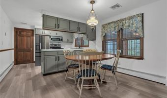 381 Woonsocket Hill Rd, North Smithfield, RI 02896