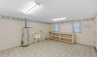 5709 Grove Rd, Bascom, FL 32423