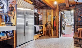 60 Abena Shr, Belgrade, ME 04917