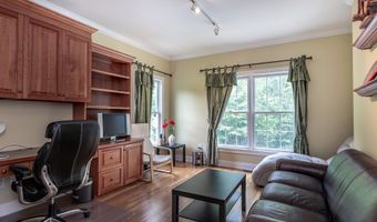 15 Logging Trail Ln, Brookfield, CT 06804