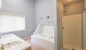 445 Captain Eames Cir 445, Ashland, MA 01721
