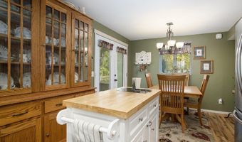 7160 River Valley Dr SE, Alto, MI 49302