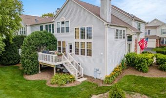1 Parkside Ct, Algonquin, IL 60102