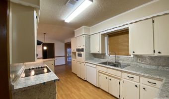 507 E Fannin St, De Kalb, TX 75559