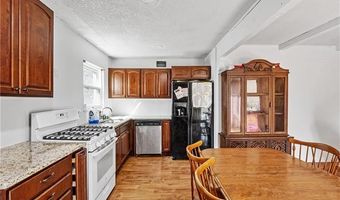 2916 NW Chelsea Pl, Blue Springs, MO 64015