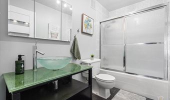 1405 E Central Rd 222C, Arlington Heights, IL 60005