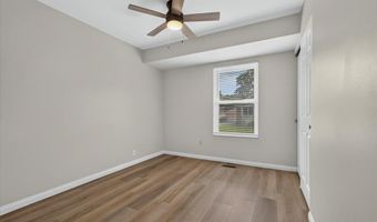 930 Bellestri Dr, Ballwin, MO 63021
