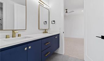 727 NE 2nd St, Bentonville, AR 72712