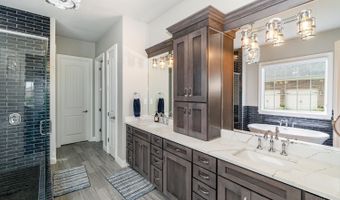 8659 Coveview Ct, Deerfield, OH 45040