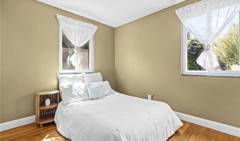 9 Kitchener Rd, Johnston, RI 02919