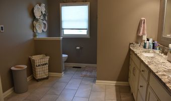 8034 Clearwater Ct, Plainfield, IN 46168