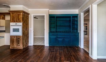 6205 MCCOY Dr, Amarillo, TX 79109