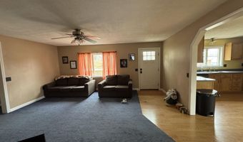 35 Maple St, Baileyville, ME 04694