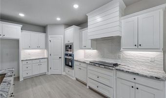 10 Olmsted Cir, Bella Vista, AR 72715