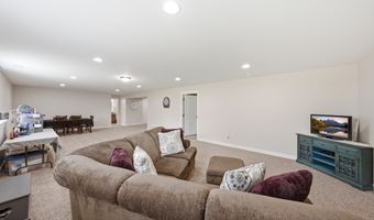 319 31st St SW, Altoona, IA 50009