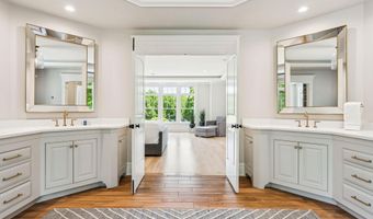 1 Willowbrook Ct, Bedford, NH 03110