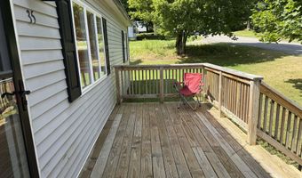 35 Maple St, Baileyville, ME 04694